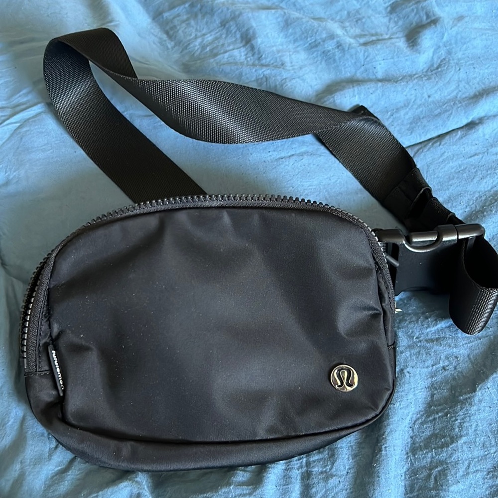 Lululemon Fanny Pack Black